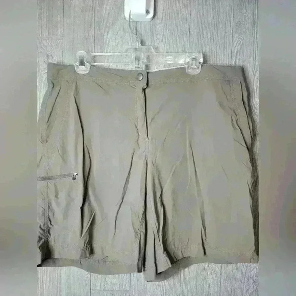 Boy's L.L.Bean cargo shorts. Size 14. - Picture 1 of 4